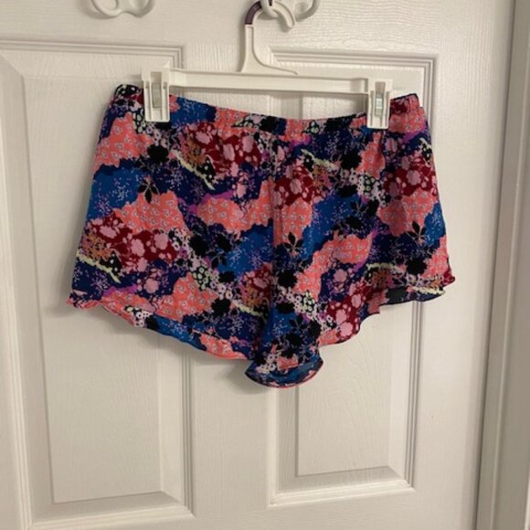 Victoria Secret Lightweight Bikini cover up/ sleep shorts Size M - Picture 4 of 6